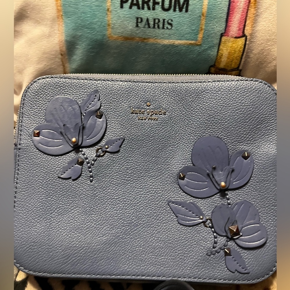 Kate Spade EUC Larchmont Avenue Blue Floral Appliqué Camera Bag COA*